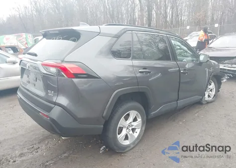 2021 Toyota Rav4 Xle z USA, uszkodzony, nr VIN 2T3P1RFV4MW142386
